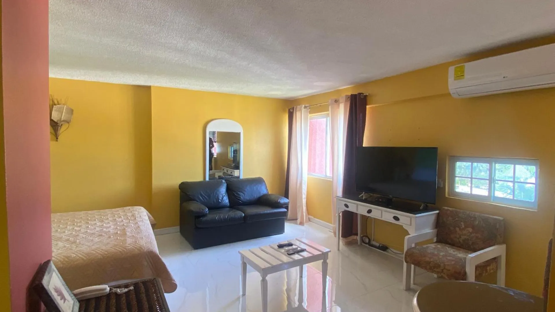 Sunset Condos Getaway In Ocho Rios Jamaica