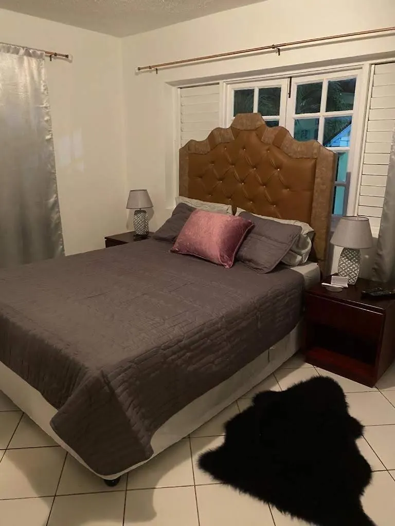 Sunset Condos Getaway In Ocho Rios Apartment