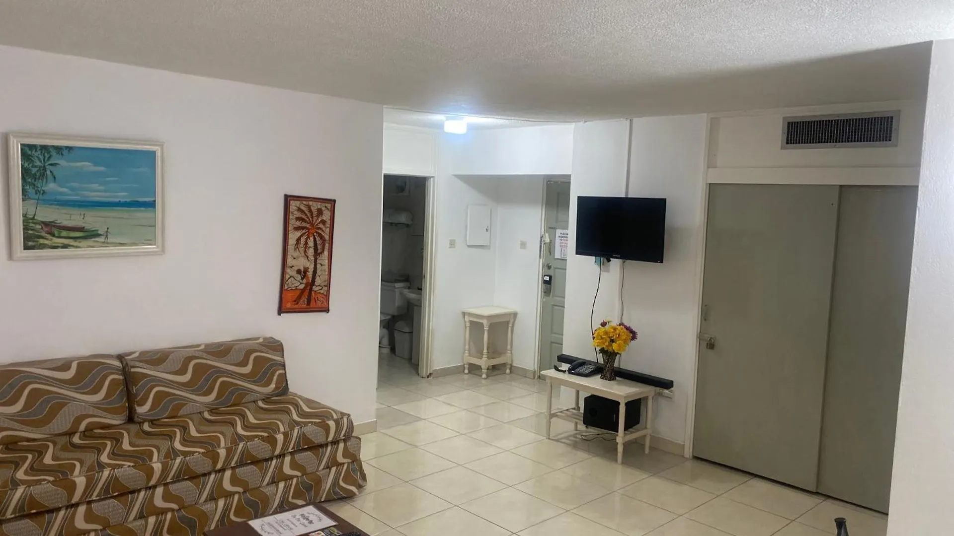Sunset Condos Getaway In Ocho Rios Apartment